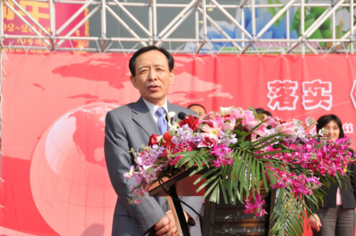 國家質(zhì)檢總局副局長蒲長城宣布國家質(zhì)檢總局2012年3?15國際消費者權(quán)益日現(xiàn)場咨詢服務(wù)活動開始。